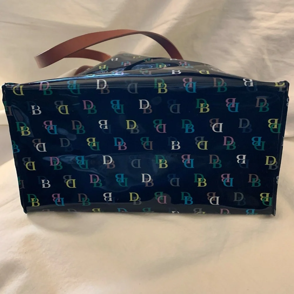 Dooney & Bourke black vinyl medium shopper tote with multi color DB logo print - Picture 5 of 7